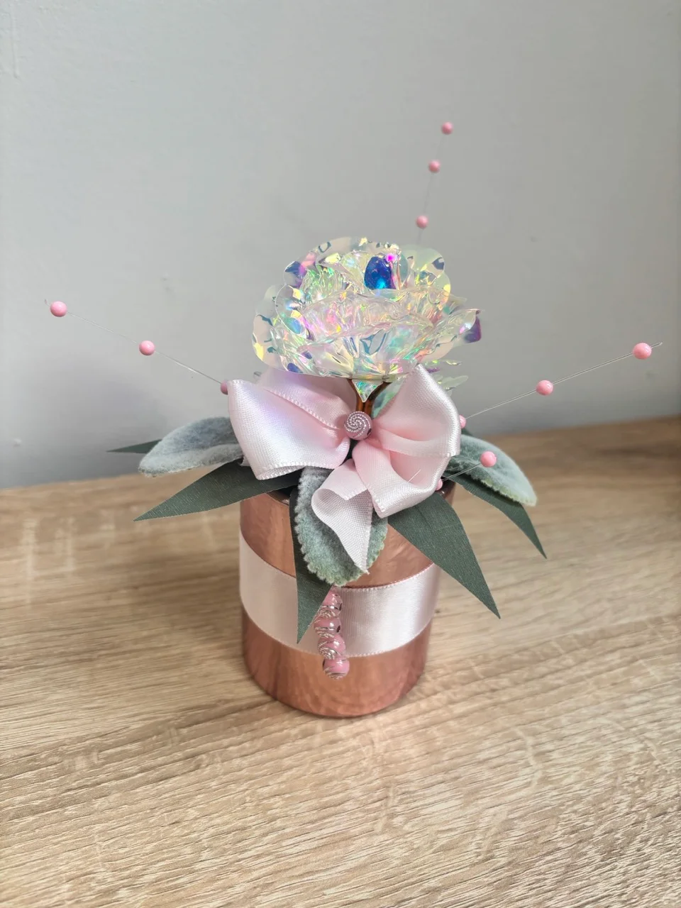 Rózsaszín kislány, ezüst-fehér gyertyás adventi dísz